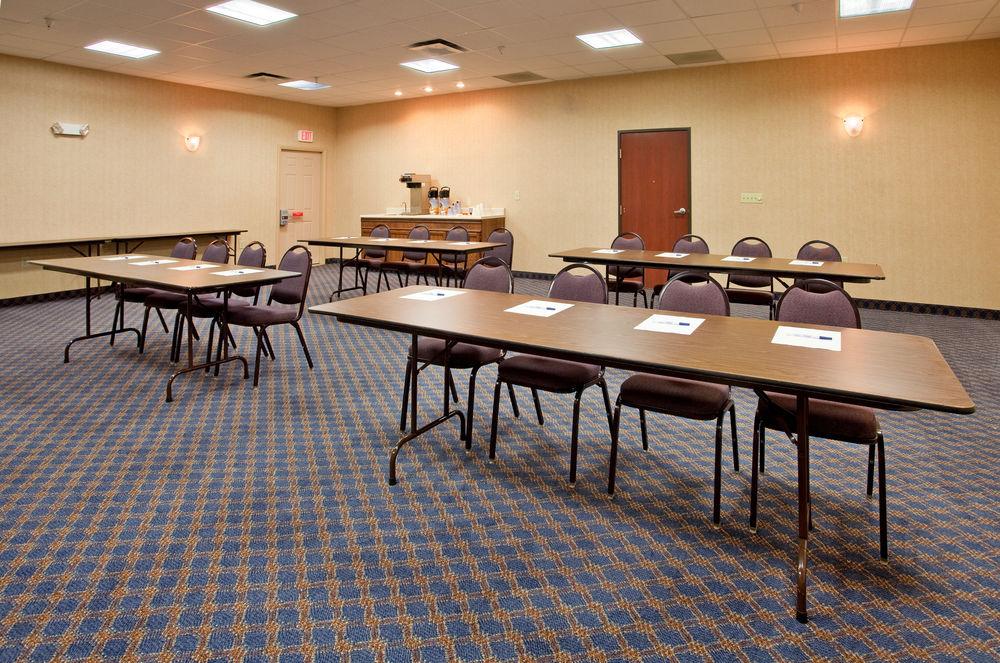 Holiday Inn Express Hotel & Suites Maryville By Ihg Dış mekan fotoğraf
