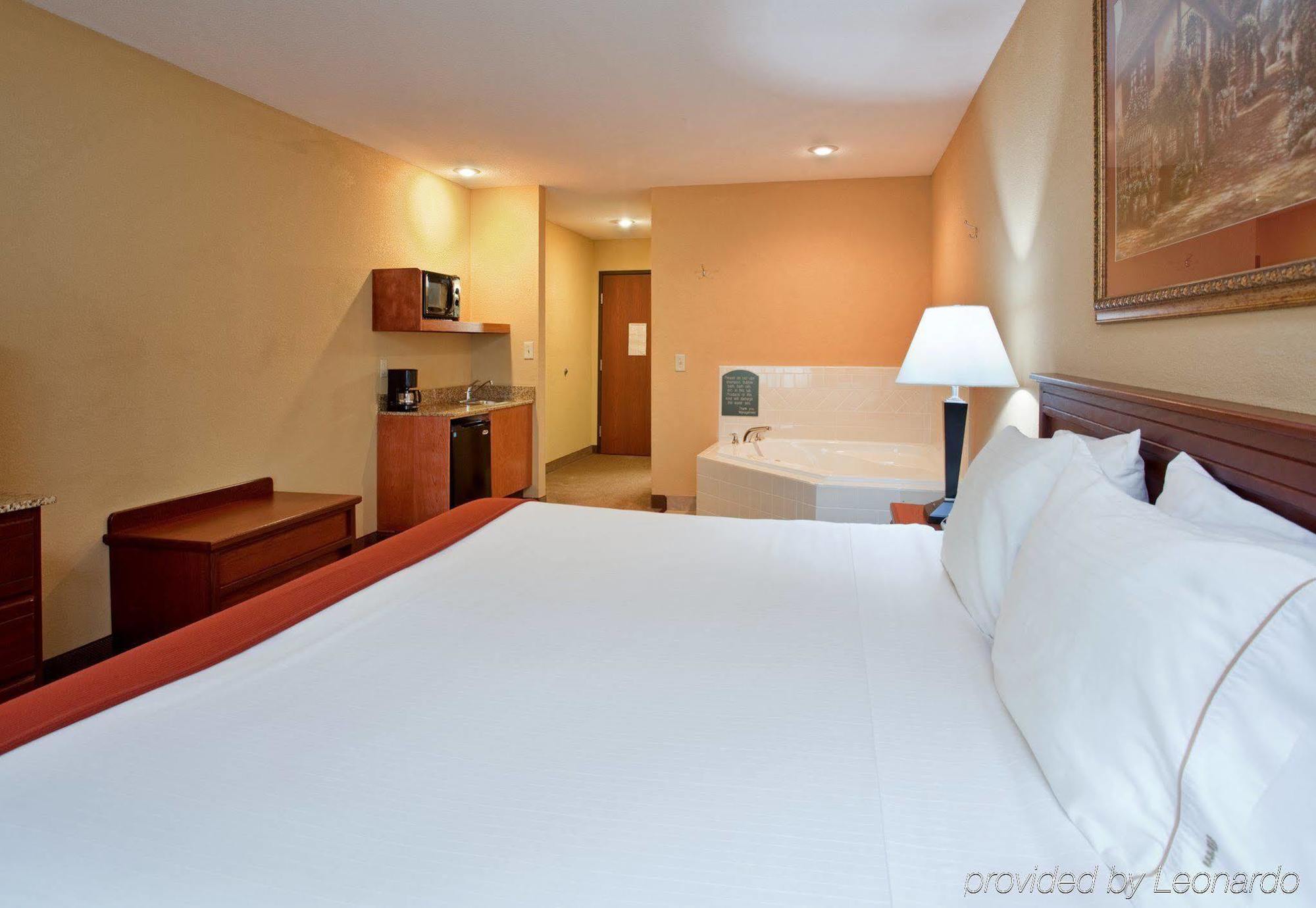 Holiday Inn Express Hotel & Suites Maryville By Ihg Oda fotoğraf